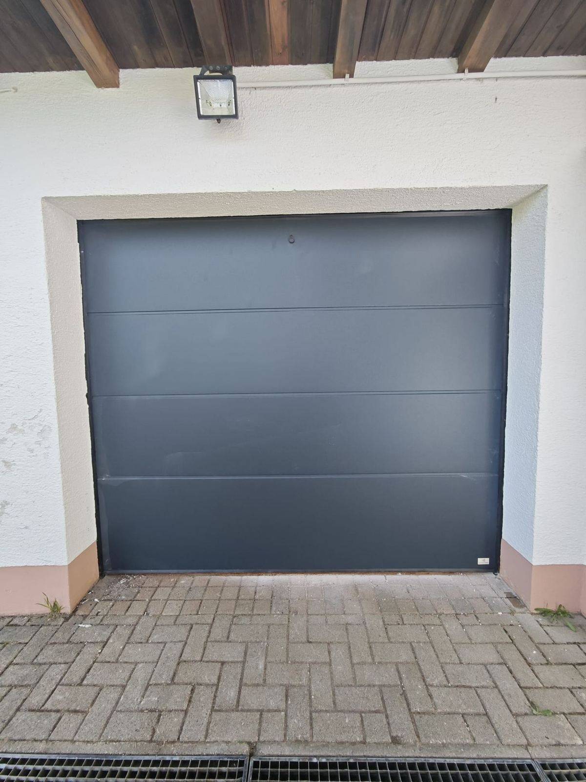 Sektionaltor m sicke anthrazit altbau garage – Bauelemente Güntert